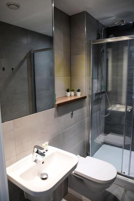 Modern 2 Bedroom Apartment - City Centre - Parking Manchester Bagian luar foto